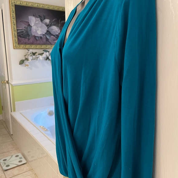 ❤️Old Navy Blue Crossover, Draped Flowing Front of Shirt, NWOT, Turquoise Blue - Picture 3 of 6
